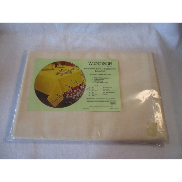 Vintage Windsor Holiday Tablecloth by Sunglo Linen Co. 52 x 70 NOS - Picture 1 of 6